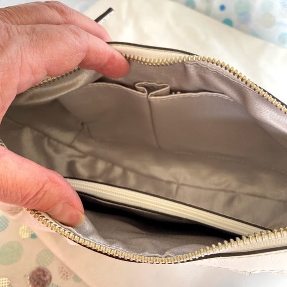 CALVIN KLEIN CITY SAFARI WHITE HOBO FREE SHIPPING! - Picture 14 of 14